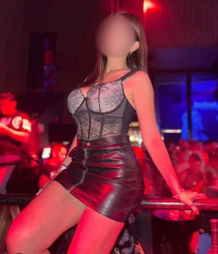 DELICIOSA ENTREGADA MORBOSA ANSIOSA DE PLACER