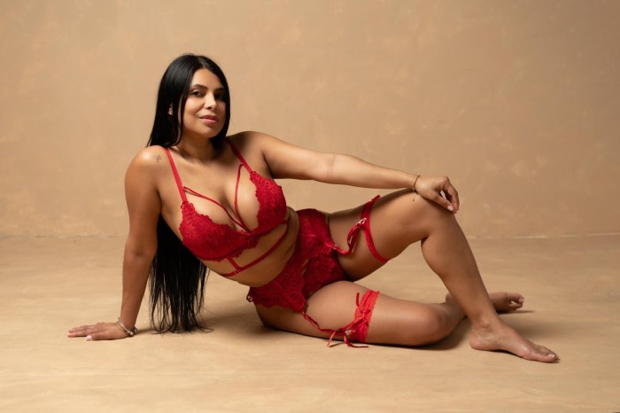 HERMOSA SENSUAL APASIONADA BUENA  AMANTE