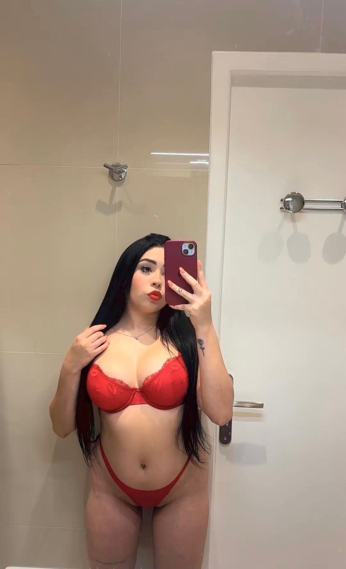 ESCORT COLOMBIANA ARDIENTE FIESTERA EN ISLA CRISTI