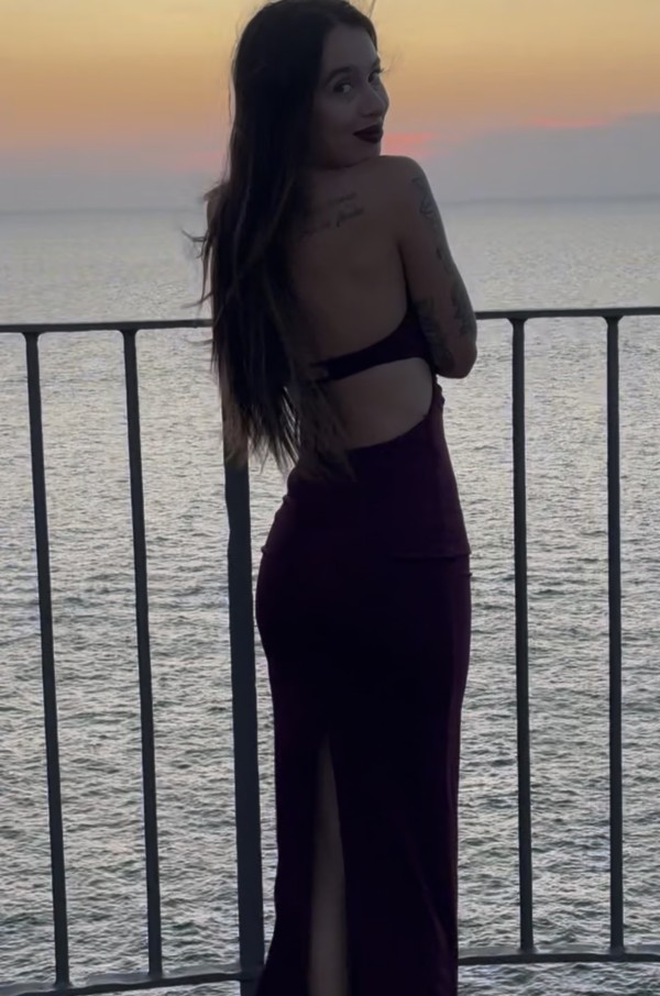 MELANIE. ESPAÑOLA. 20 AÑOS. Alcudia