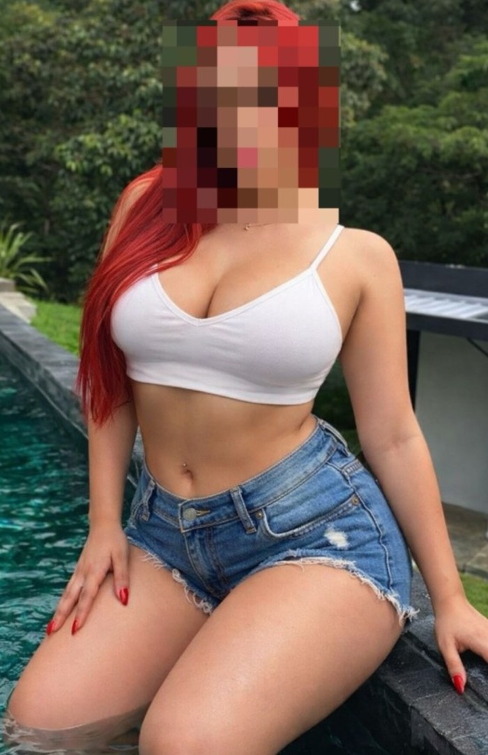 Pelirroja morbosa,juguetona