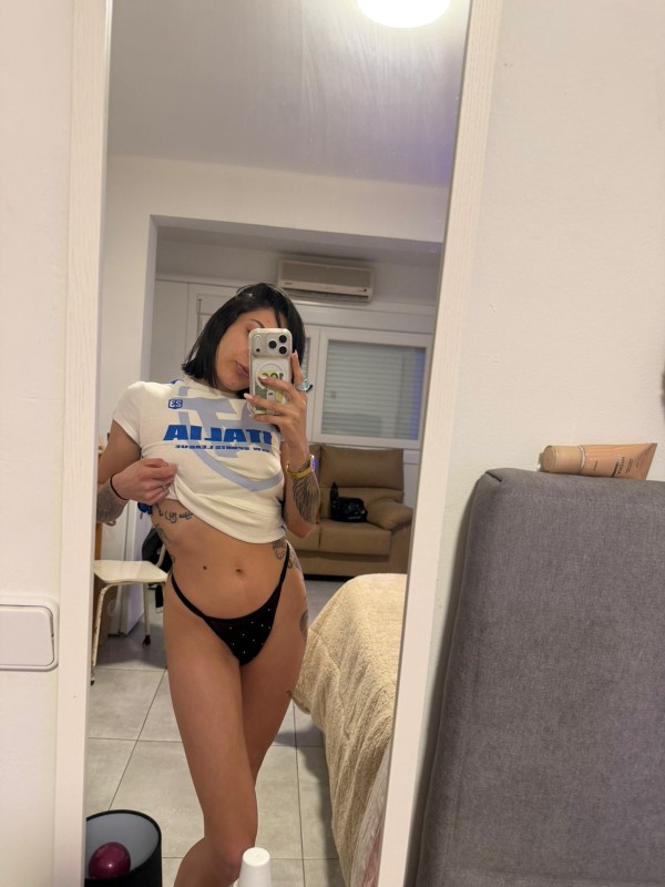 DIVINA, FIESTERA Y CON GANAS DE PLACER A TOPE