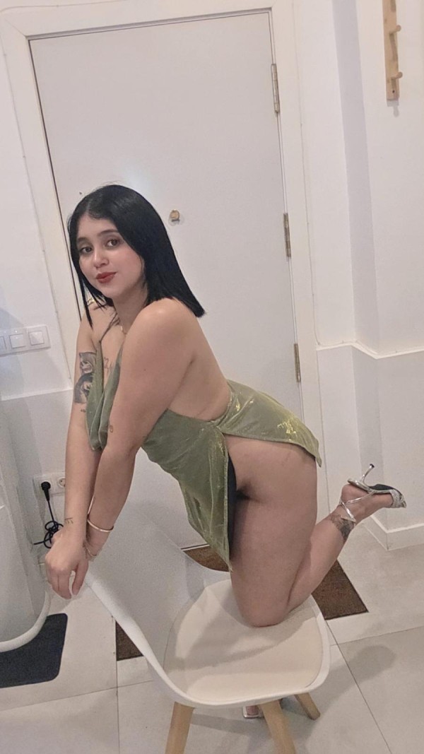 Explosiva Sara encanto de mujer