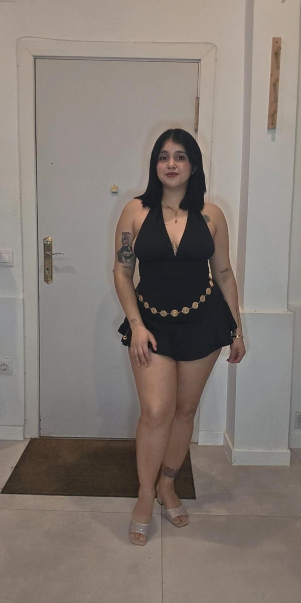 Explosiva Sara encanto de mujer