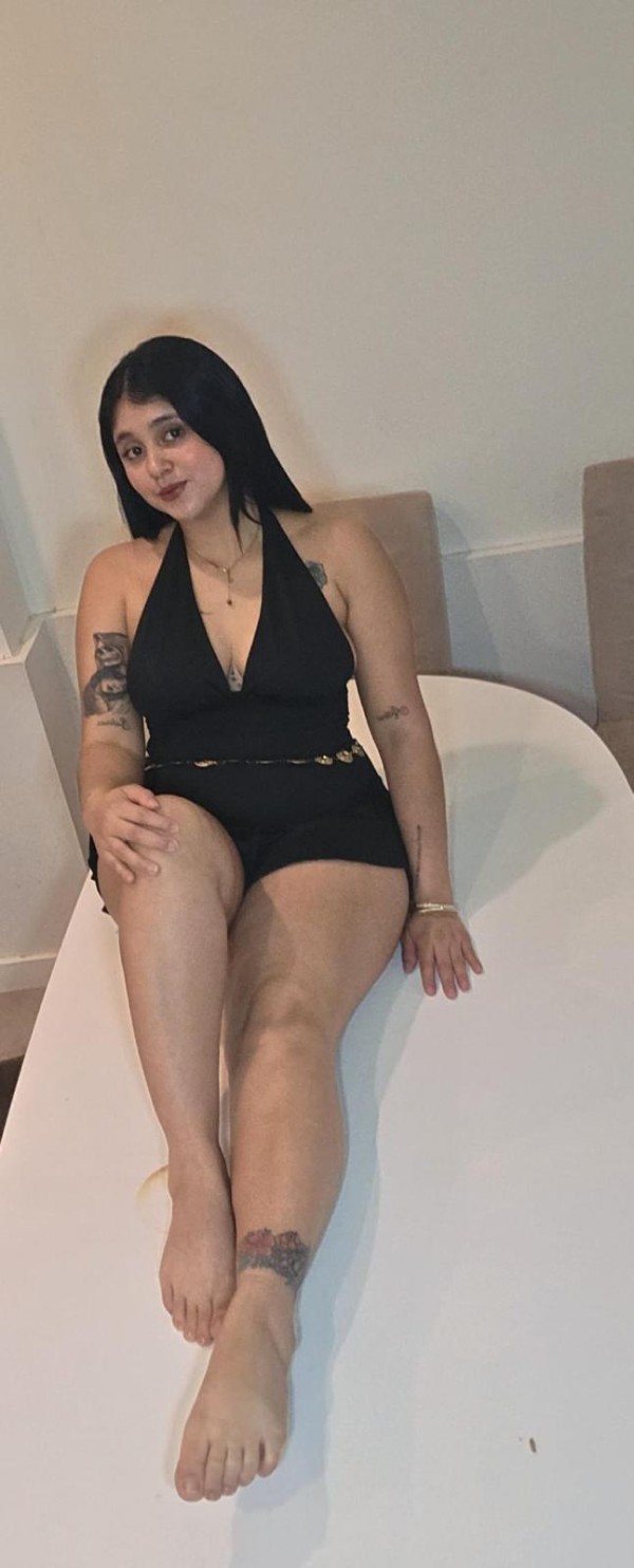 Explosiva Sara encanto de mujer
