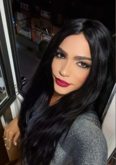 chica trans femenina versátil  disponibles  en Manresa