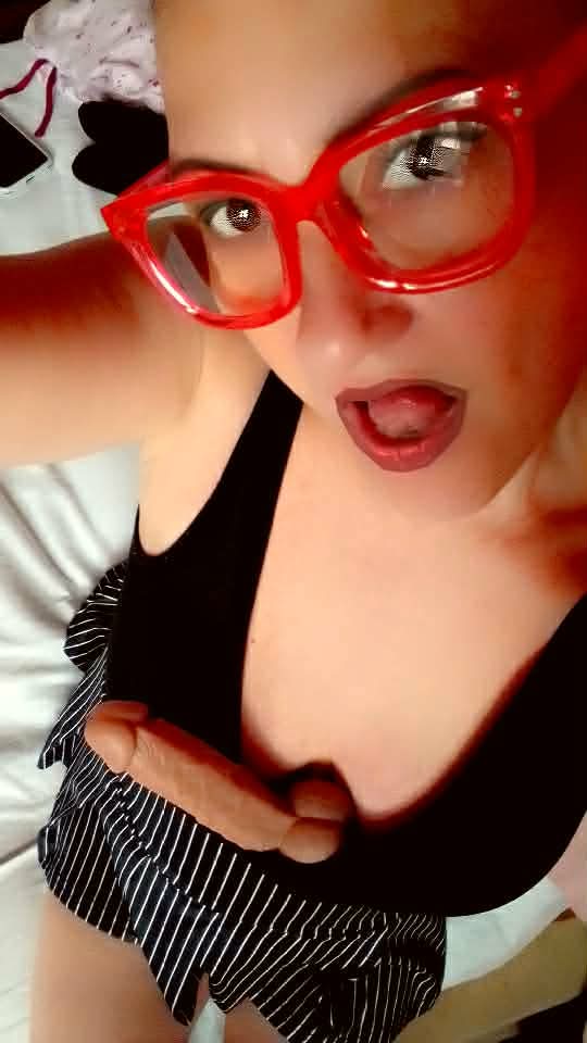 Novia virtual para tus pajitas más excitantes.