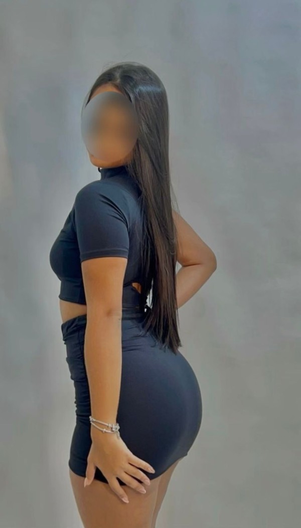 SAMY MORENA LLENA DE PLACER ,CALIENTE Y MUY COMPLACIENTE