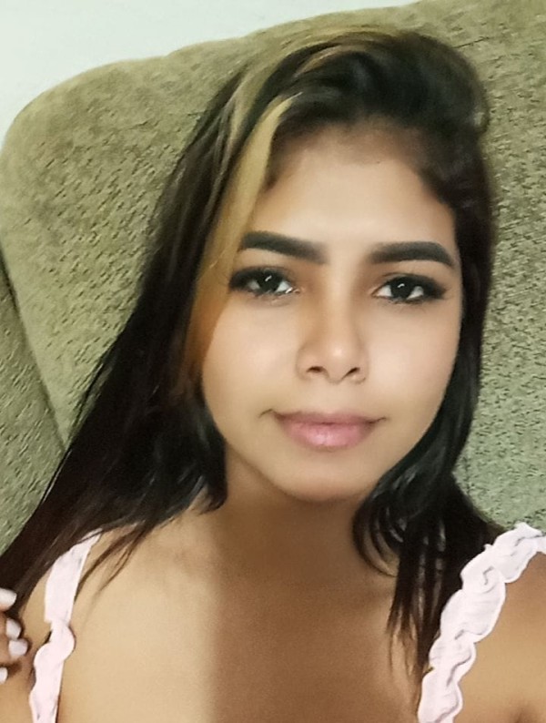 Cata tu chica fiestera