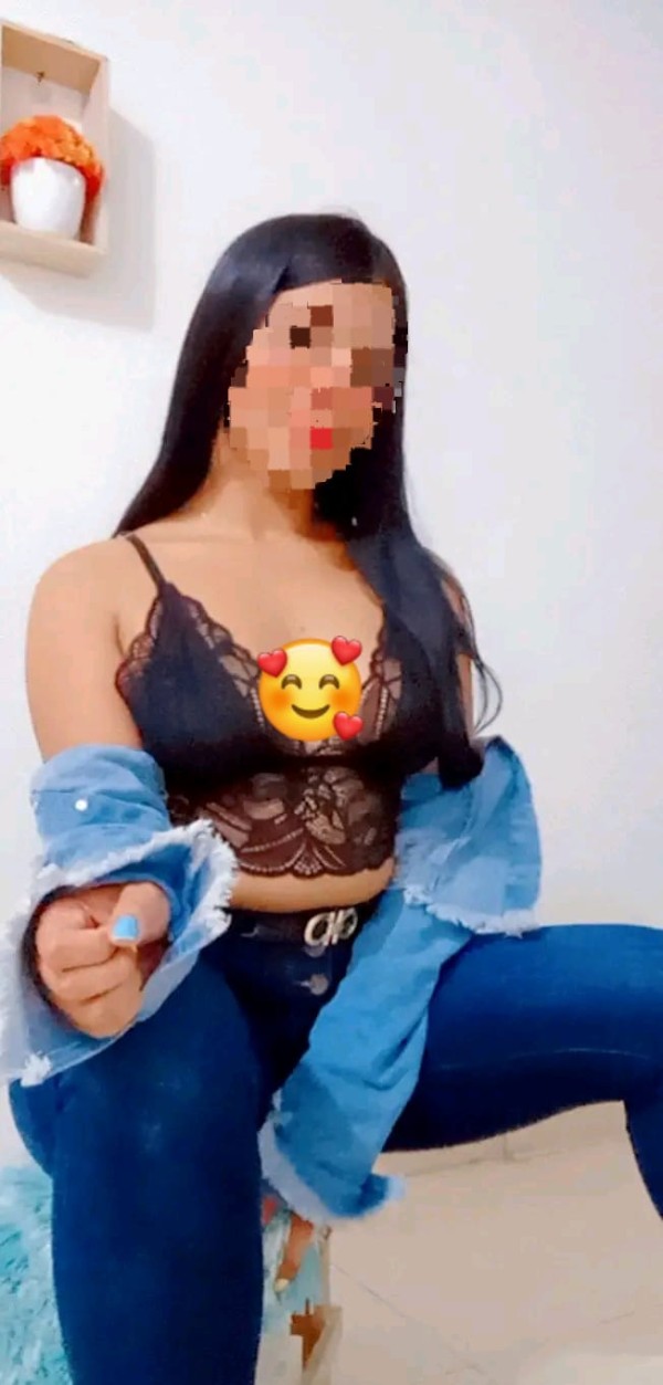 Linda morena primera  en  Ponferrada muy cachonda