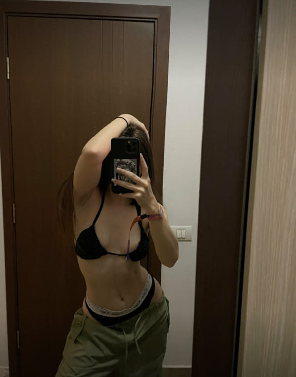 Eva , Española , 21 años , fotos reales