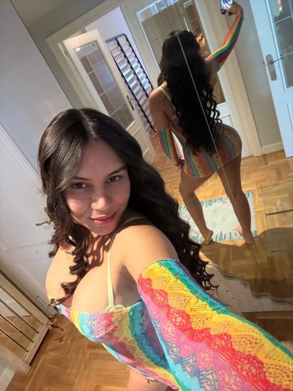 ÁNGELA HERMOSA LATINA