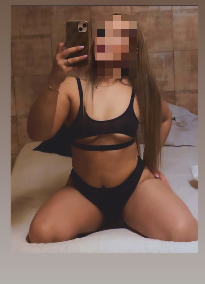 Colombiana rubia muy cachonda en Alzira