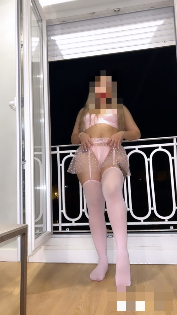 Colombiana  rubia muy cachonda en Alzira