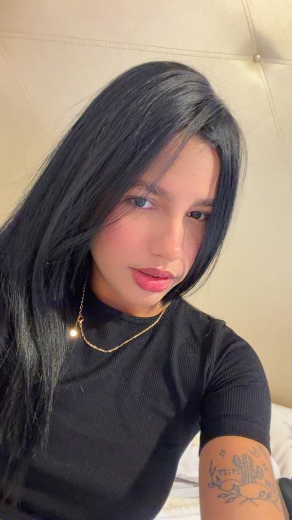 SOFIA JOVENCITA GUAPÍSIMA Y SERVICIAL