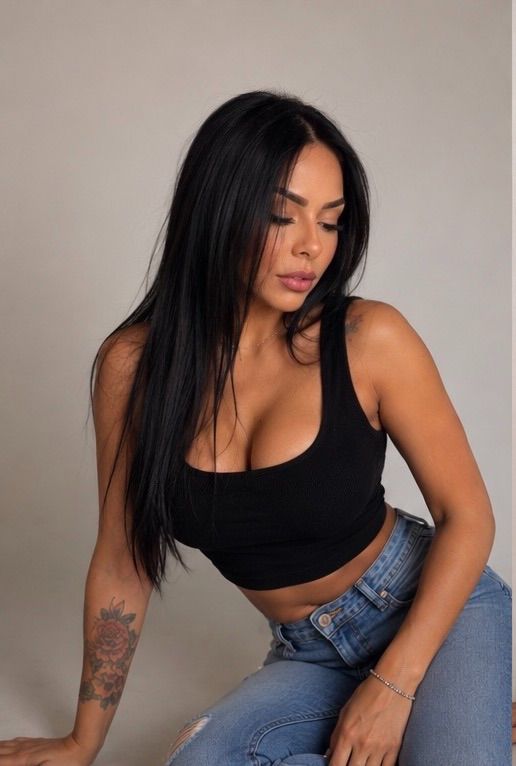 ELEGANTE y SENSUAL-JENNI, ELEGANT and SENSUAL