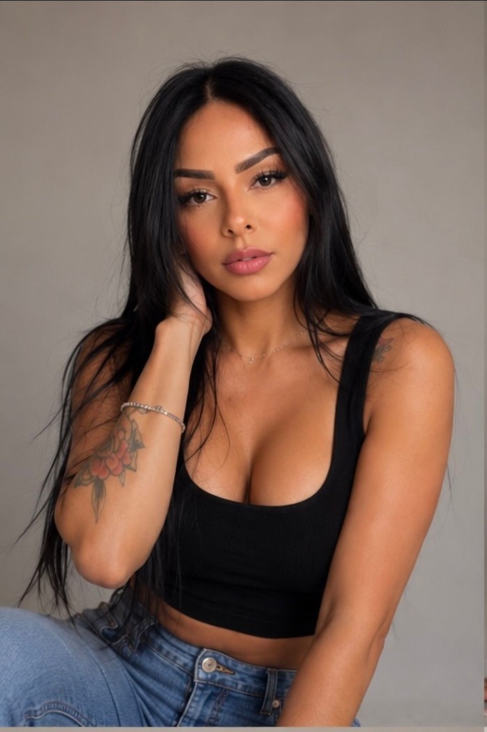 ELEGANTE y SENSUAL-JENNI, ELEGANT and SENSUAL