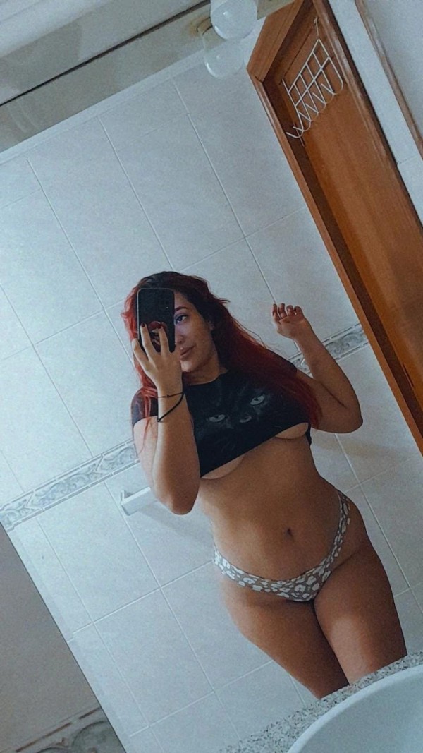 Luna pelirroja colombiana recién llegada fotos reales