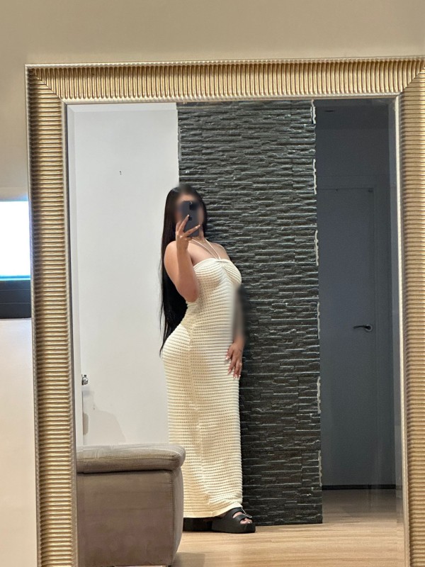 Hermosa, candente, cariñosa y con muchas ganas