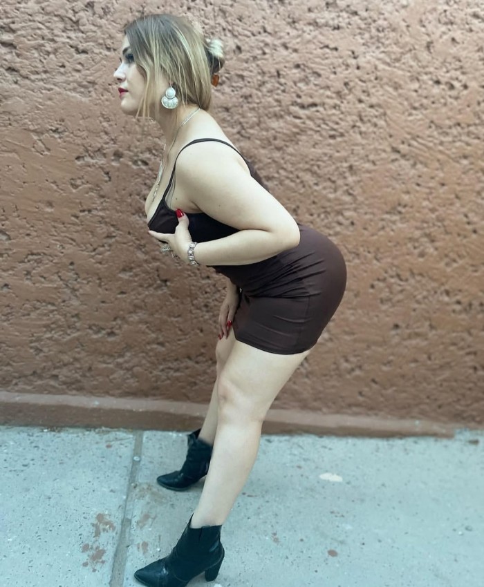 Independiente discreta besos. Lengua salidas