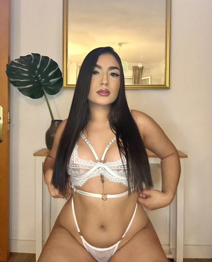 SOY CAROLINA, COLOMBIANA DISCRETA Y ARDIENTE