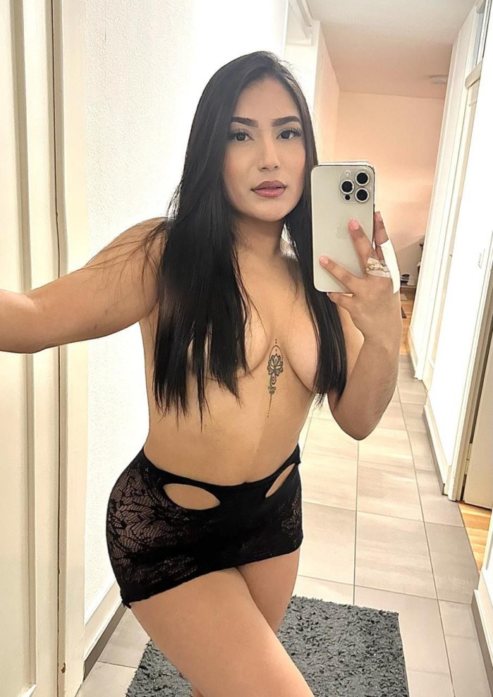 SOY CAROLINA, COLOMBIANA DISCRETA Y ARDIENTE