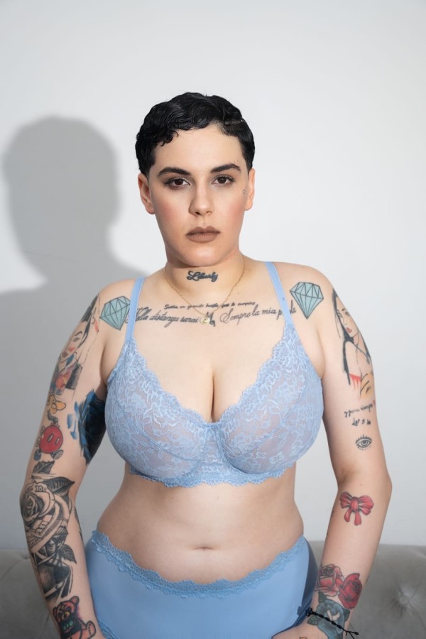 ALEXA, CURVY ESPECTACULAR EN IBIZA