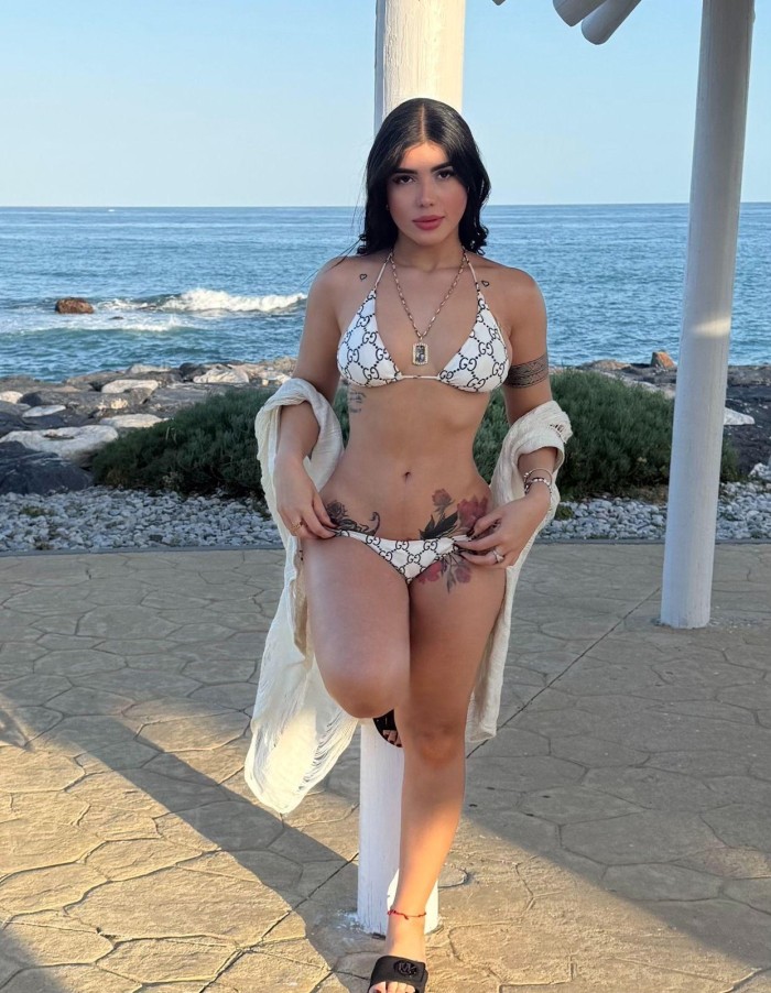 CATALINA: EL COÑITO MÁS RICO Y ESTRECHITO