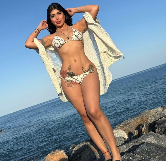 CATALINA: EL COÑITO MÁS RICO Y ESTRECHITO