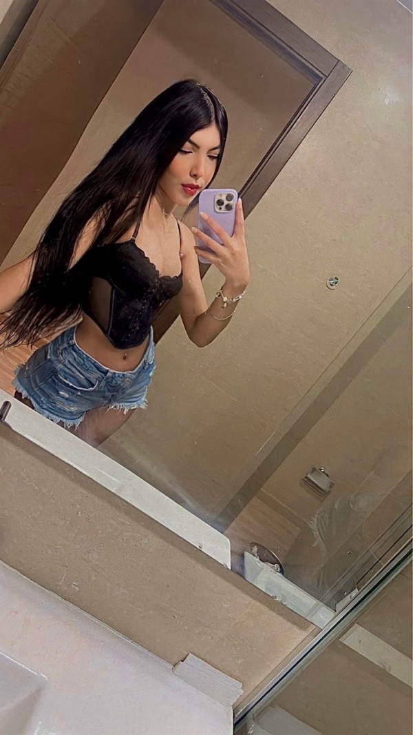 Key latina hermosa 100% natural