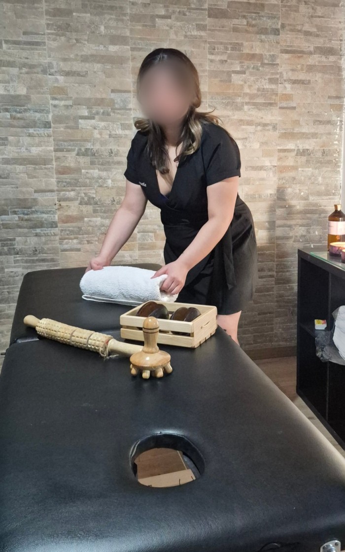 HOY MASAJES DEPILACION INTIMA 615125448 DOMICILIO