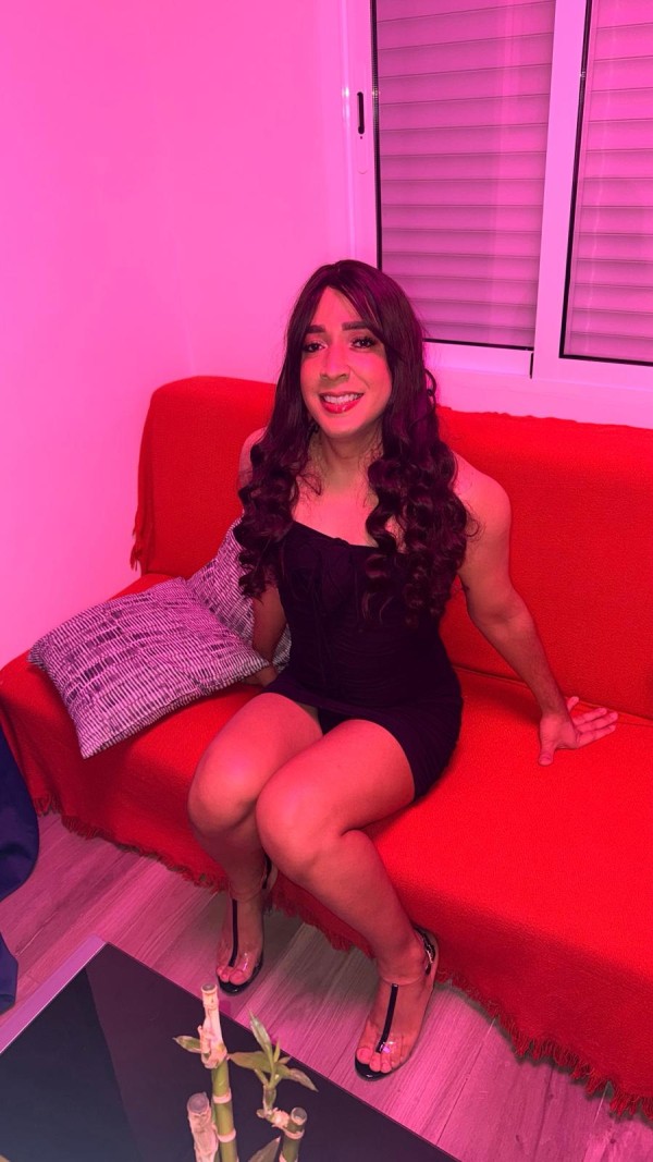 TRANS FEMENINA Y MUY GUARRA!