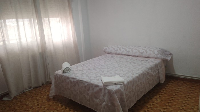 Habitación disponible en Granada centro