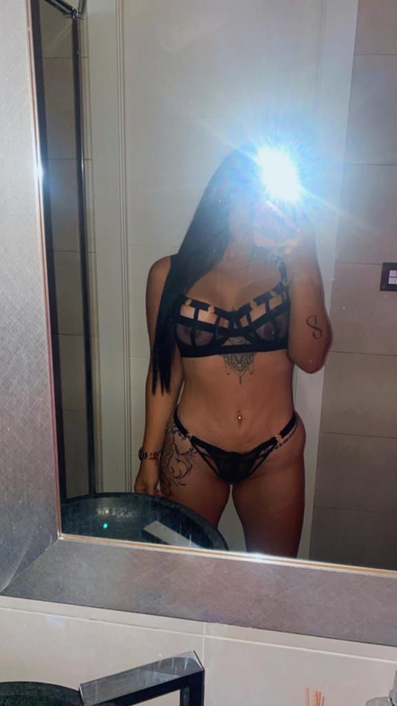 colombiana caliente tetas grandes culo mono