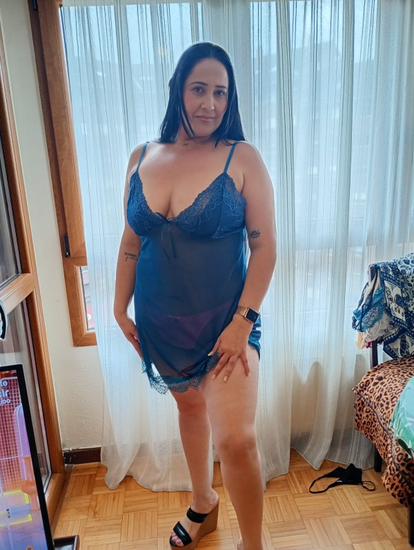 SOY SILVIA CUERPAZO PECHAZOS LA HERMOSA NUEVA