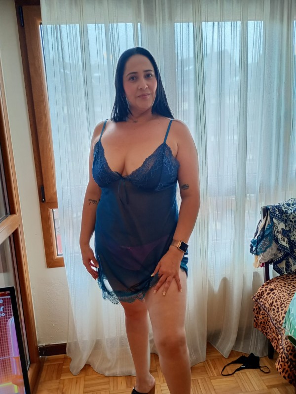 SOY SILVIA CUERPAZO PECHAZOS LA HERMOSA NUEVA