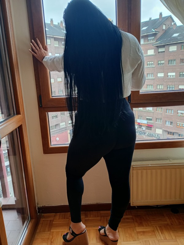 SOY SILVIA CUERPAZO PECHAZOS LA HERMOSA NUEVA