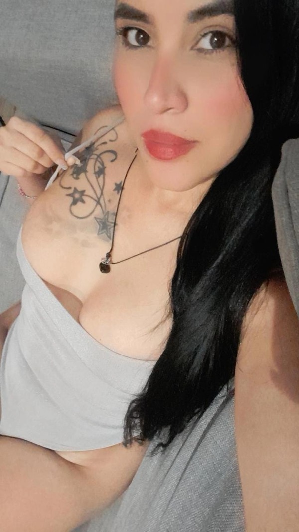 SOFIA PUTA GUARRA EN REUS, FIESTERA, SALIDAS