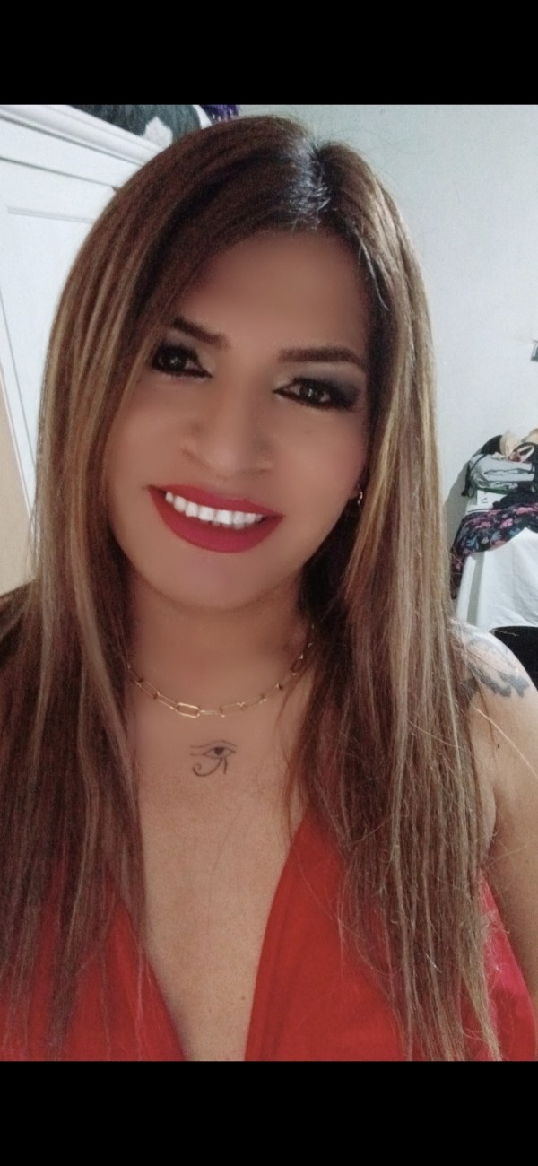 Jennifer fiestera y cañera