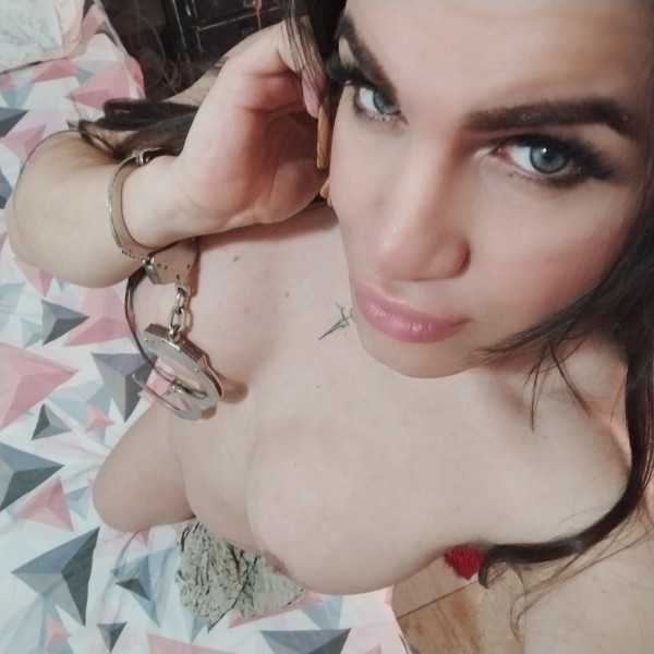 DOMINANTE , SEDUCTORA TRAGA LECHE FIESTERA