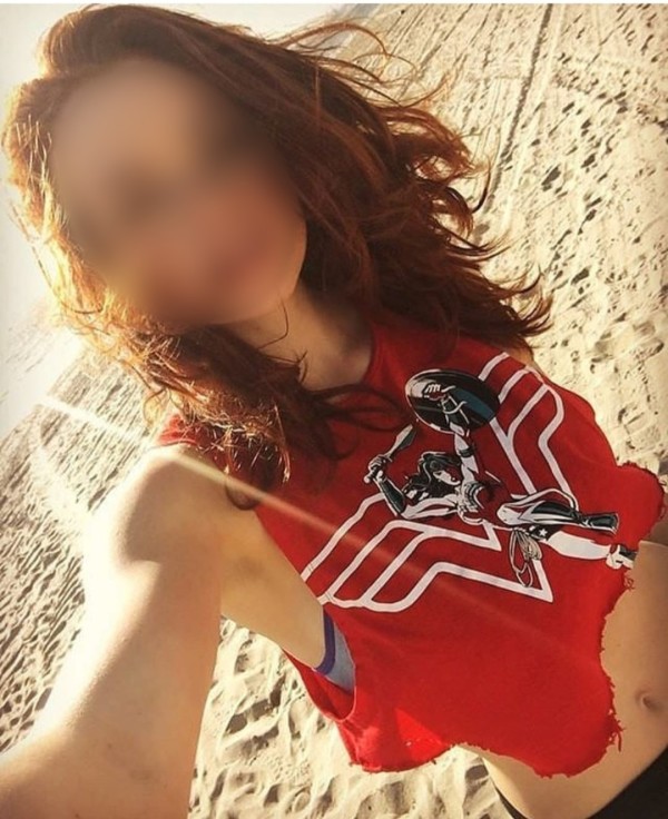 EN SABINILLAS… EXQUISITA IMPLICADA DESEOSA DE PLACER