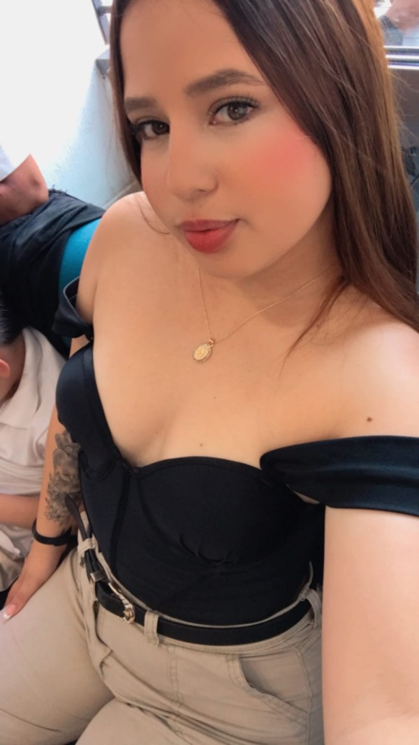 ESTOY EN RUBI BELLA COLOMBIANA SOFIA 22 AÑOS PRIMERA VEZ EN RUBI