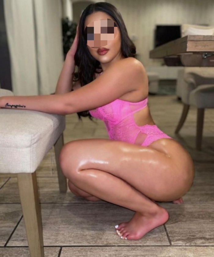 Recién llegada súper cañera coñito devorador sexy