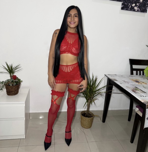 NOVEDAD JOVENCITA SUPER DELGADA MORENA GUAPA RECIEN LLEGUE