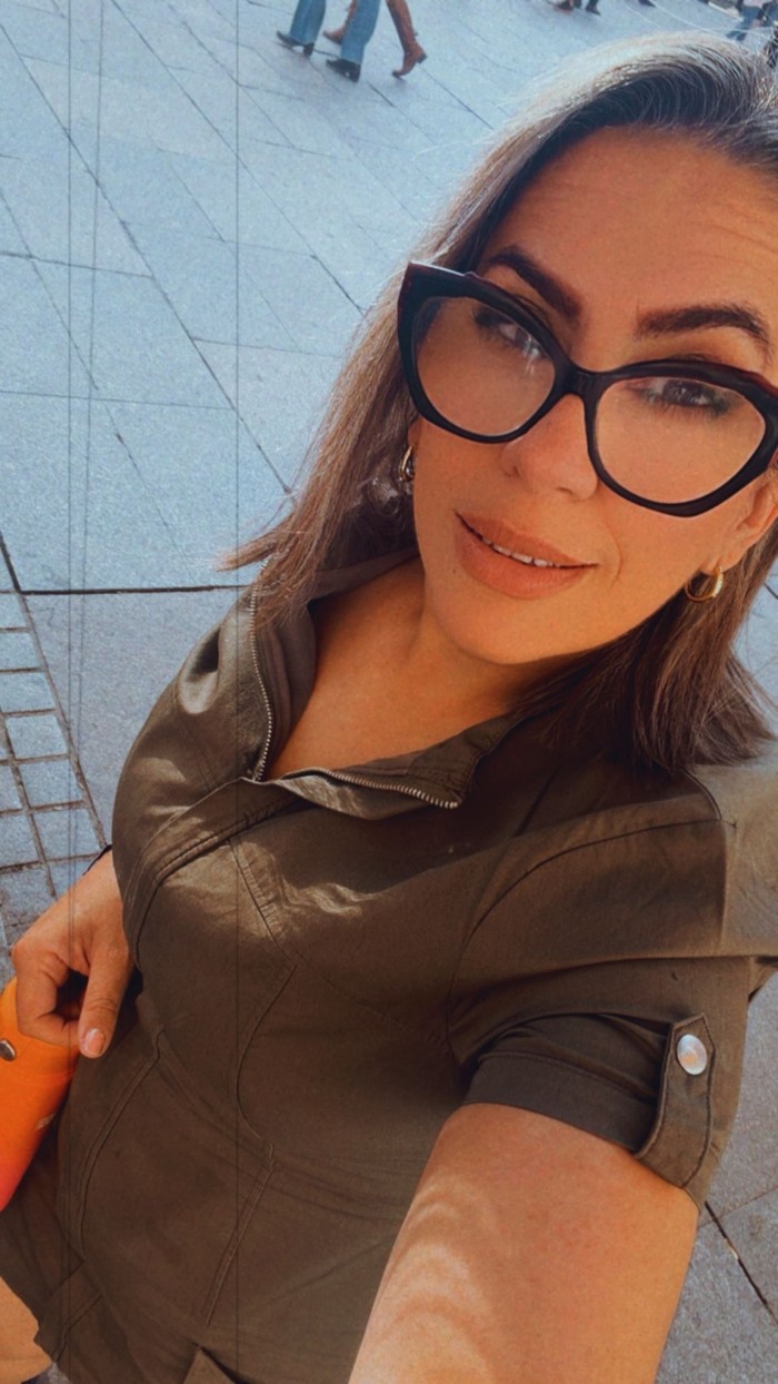 Soy tu maestra estoy para enseñarte y castigarte!