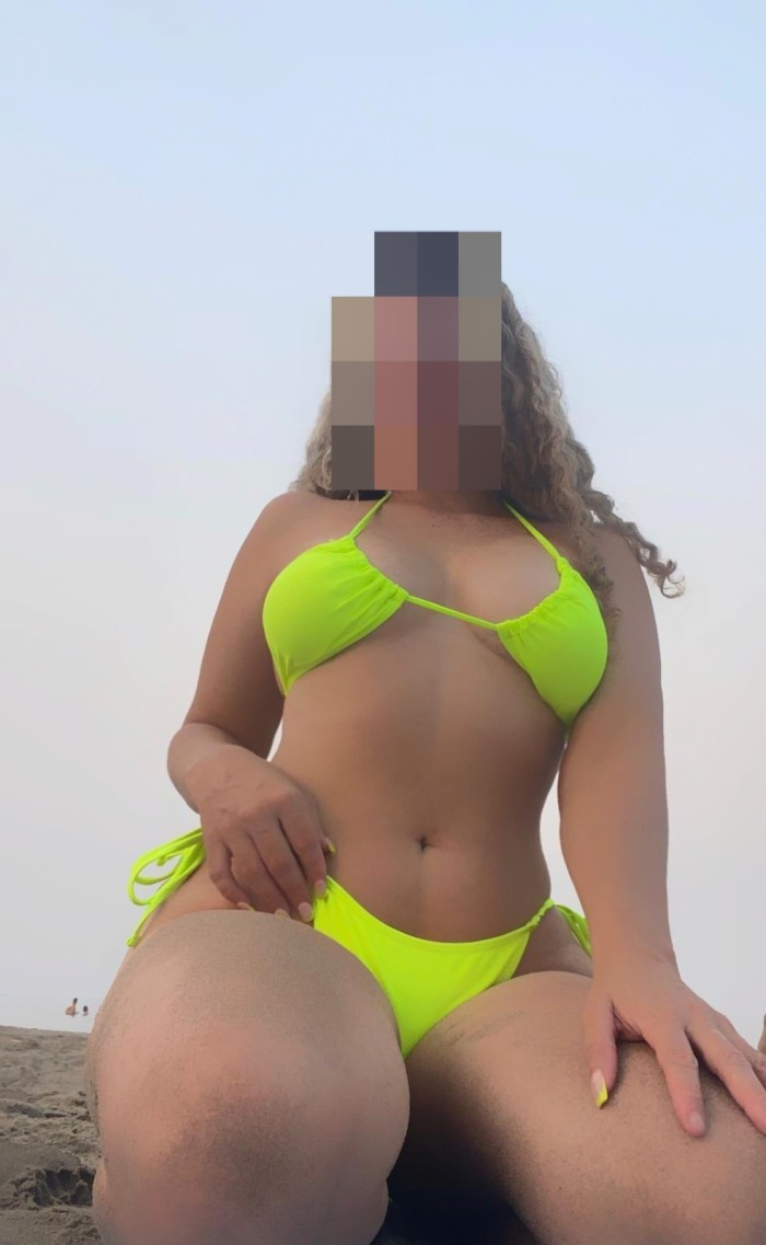 FIESTERA COLOMBIANA DE LUJO, CARIÑOSA Y CALIENTE