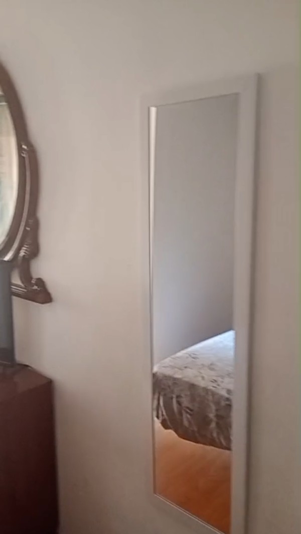 Habitación disponible para chicas tranquilas