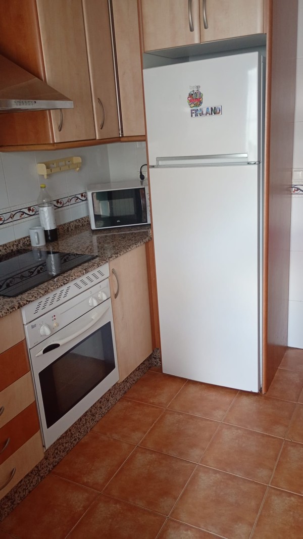 Habitación disponible para chicas tranquilas