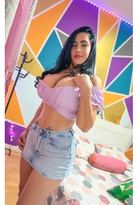Alta, atractiva, elegante y muy seductora