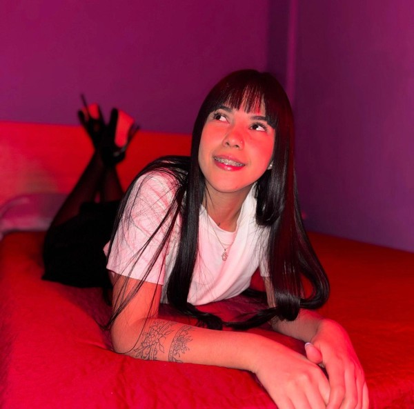 Paulina cara de nena pero muy cachonda por Huelva.